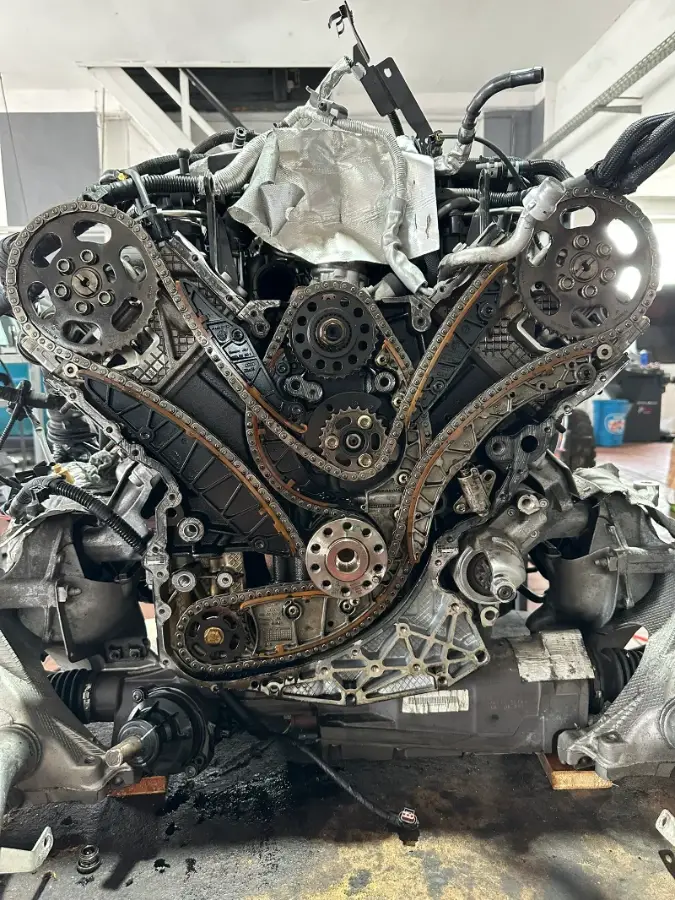 Foto: Vorher (defekte Steuerkette / Motor)